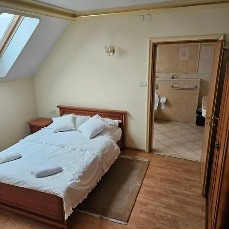 Bed & Breakfast Dom Noclegowy Wiktoria Skrzyszow (Silesian)